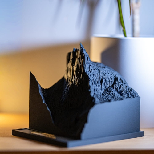 Model 3d góry Mnich.jpg